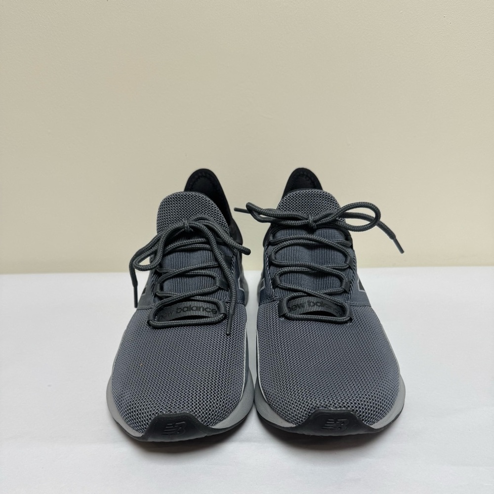 Men's New Balance ROAV running shoes